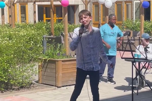 Rickard, 15, sjunger f&#246;r de &#228;ldre