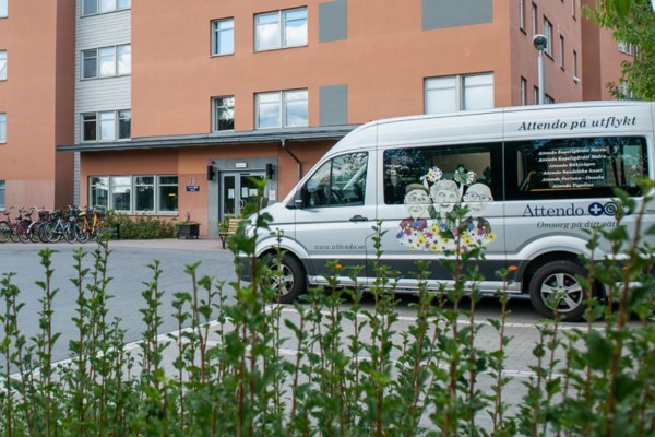 Attendobussen - en k&#228;lla till gl&#228;dje och minnesv&#228;rda upplevelser